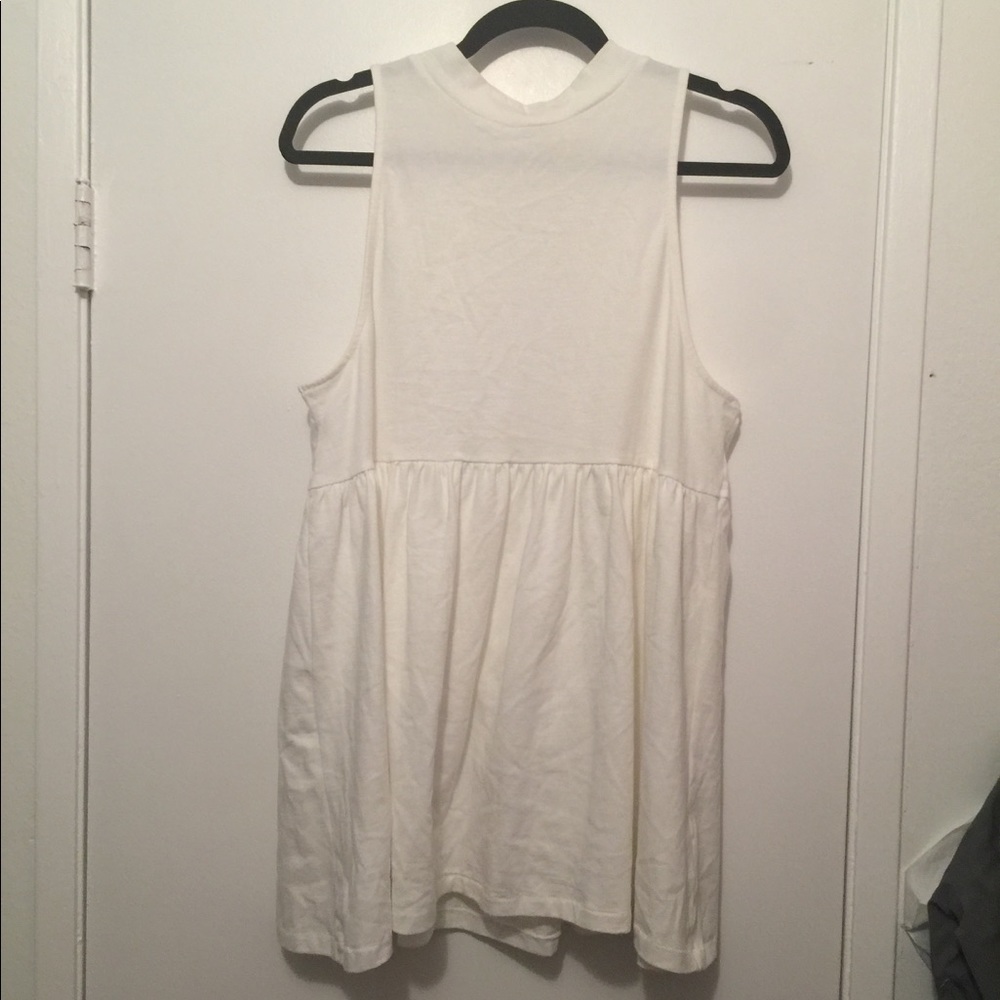 Free People tank with key hole button back